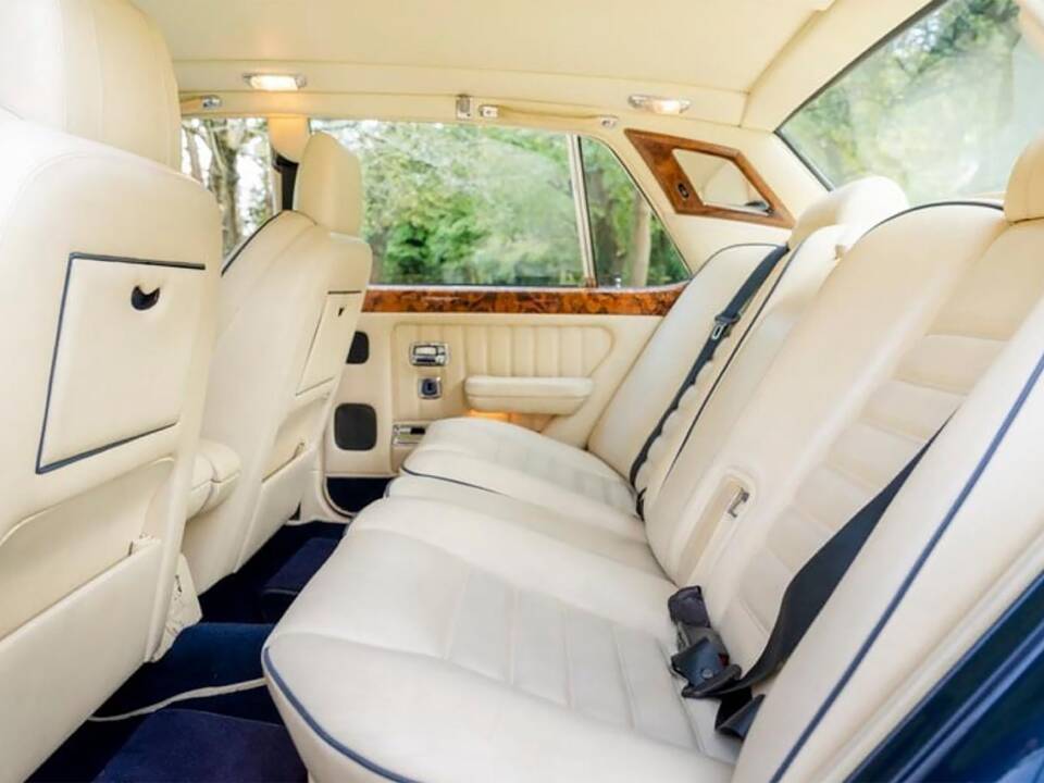 Bild 16/17 von Bentley Brooklands (1994)