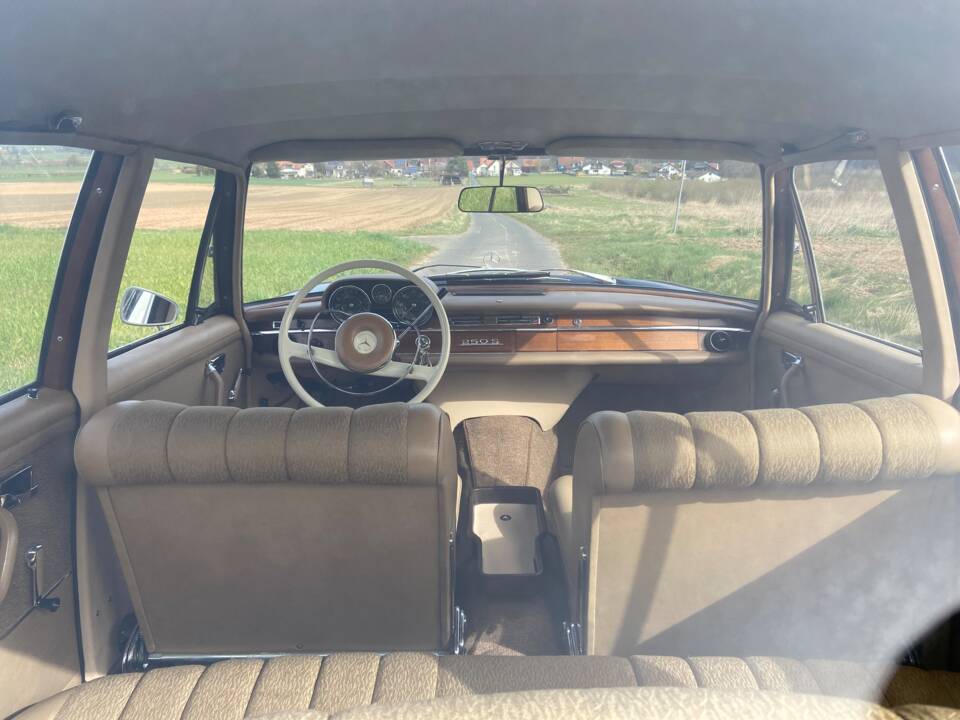 Image 42/52 of Mercedes-Benz 250 S (1967)