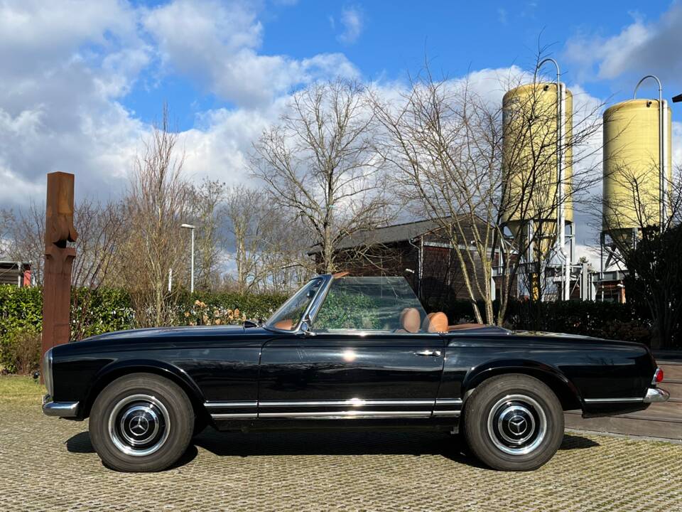 Imagen 3/29 de Mercedes-Benz 230 SL (1965)