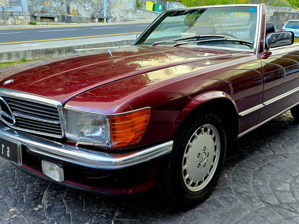 Image 4/34 of Mercedes-Benz 500 SL (1986)