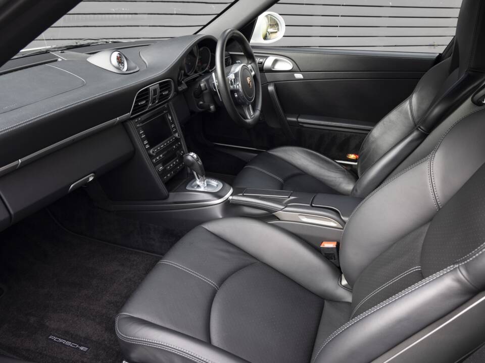Afbeelding 16/26 van Porsche 911 Carrera GTS (2011)