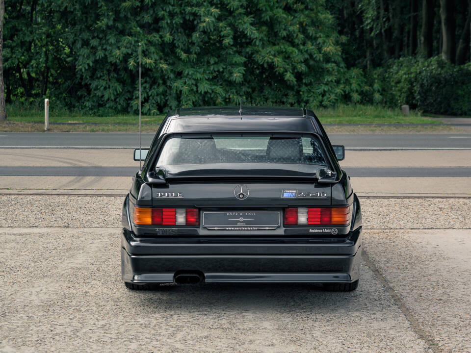 Bild 17/53 von Mercedes-Benz 190 E 2.5-16 (1991)