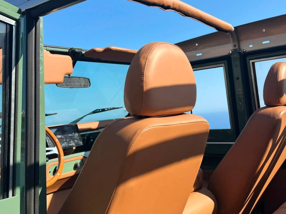 Bild 12/16 von Land Rover Defender 110 300Tdi (1998)