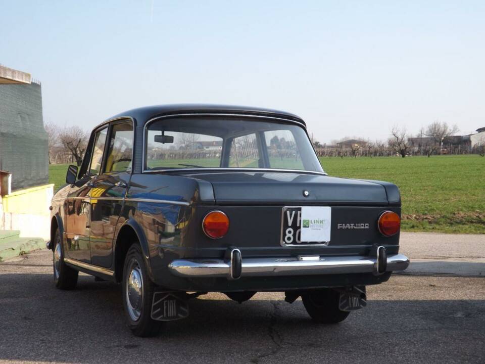 Image 6/49 de FIAT 1100 R (1967)