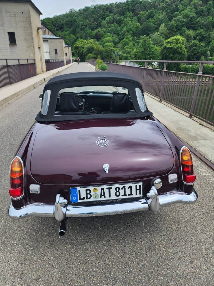 Image 47/55 of MG MGB (1969)