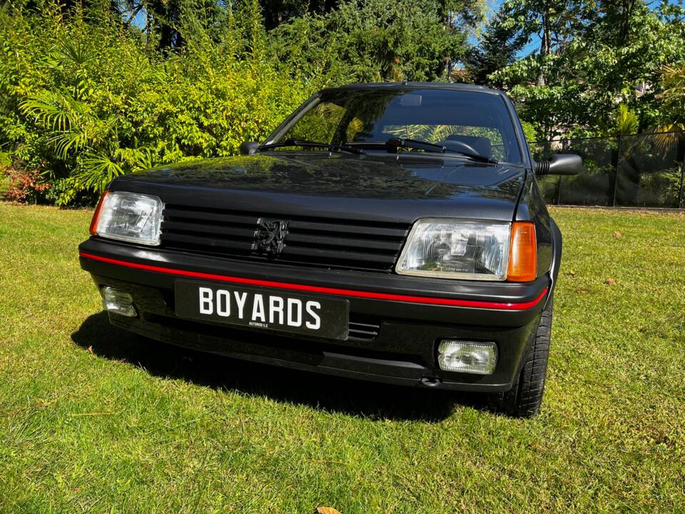 Bild 9/39 von Peugeot 205 GTi 1.6 (1986)
