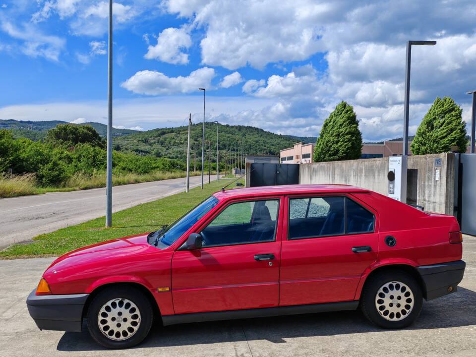 Bild 8/31 von Alfa Romeo 33 - 1.3 S (1989)