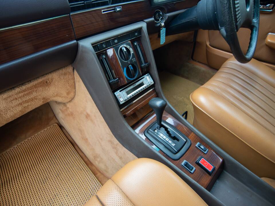 Immagine 19/31 di Mercedes-Benz 280 SE (1980)