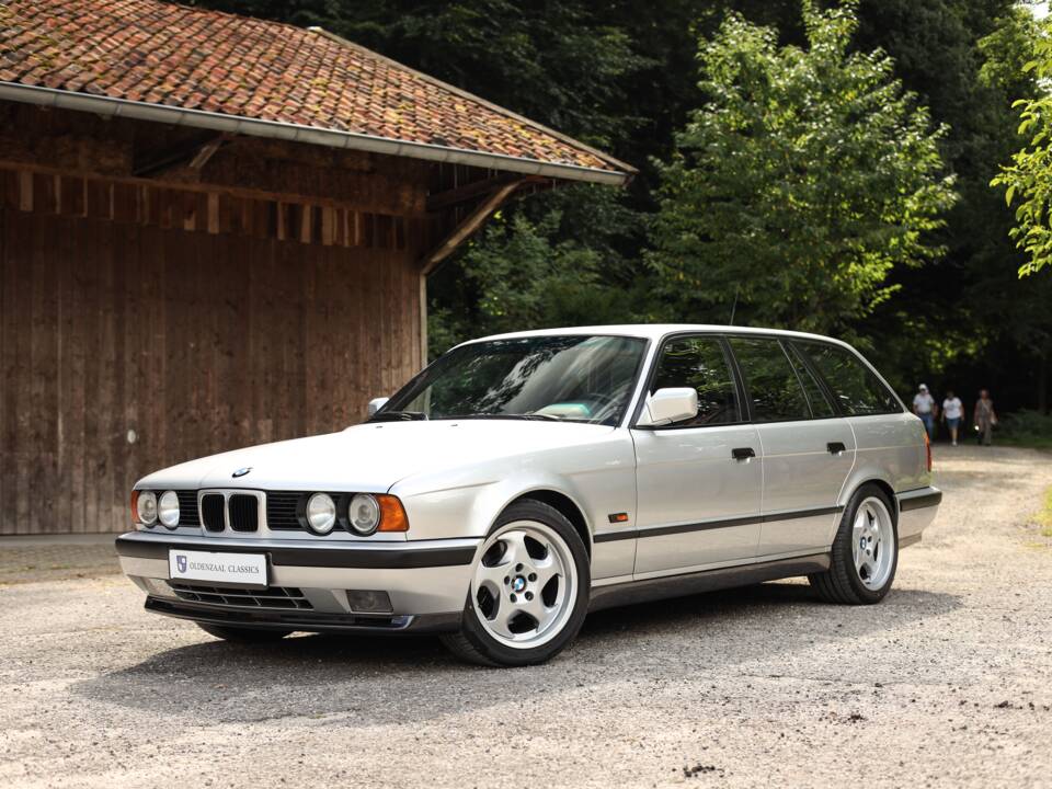 Bild 1/74 von BMW M5 Touring (1992)