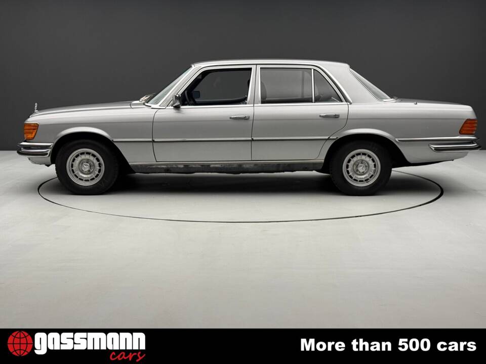 Image 3/15 de Mercedes-Benz 450 SE (1977)