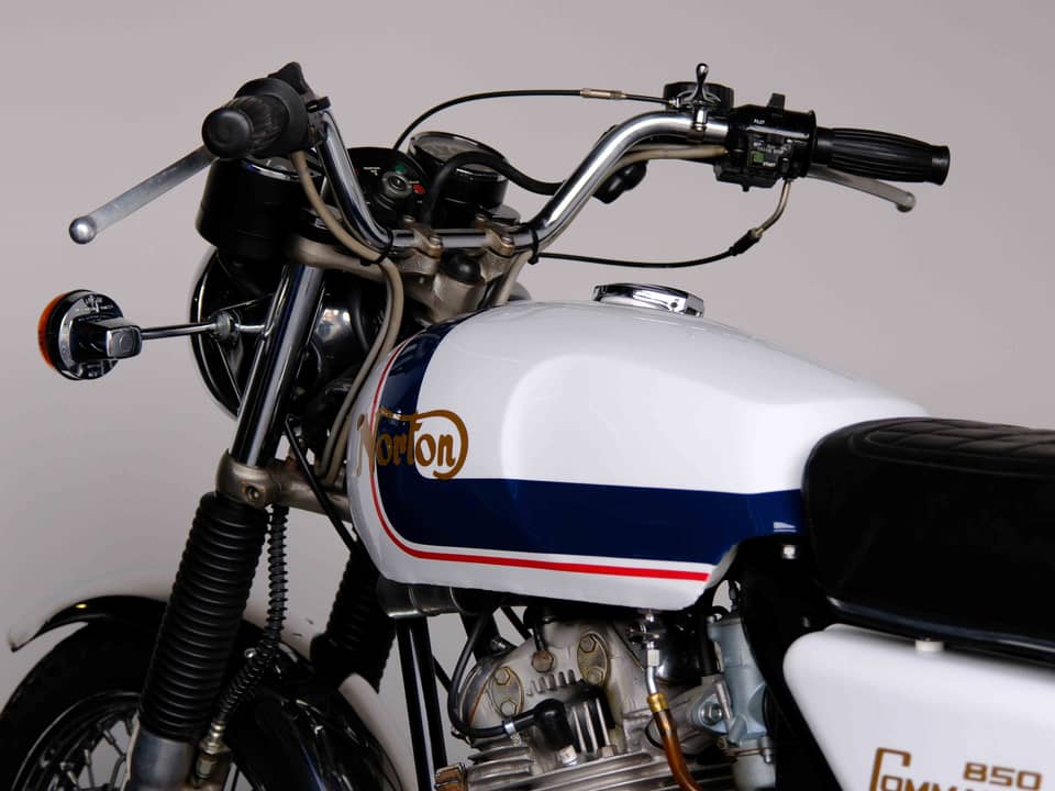 Image 61/83 of Norton 850 MKIII Roadster (1975)