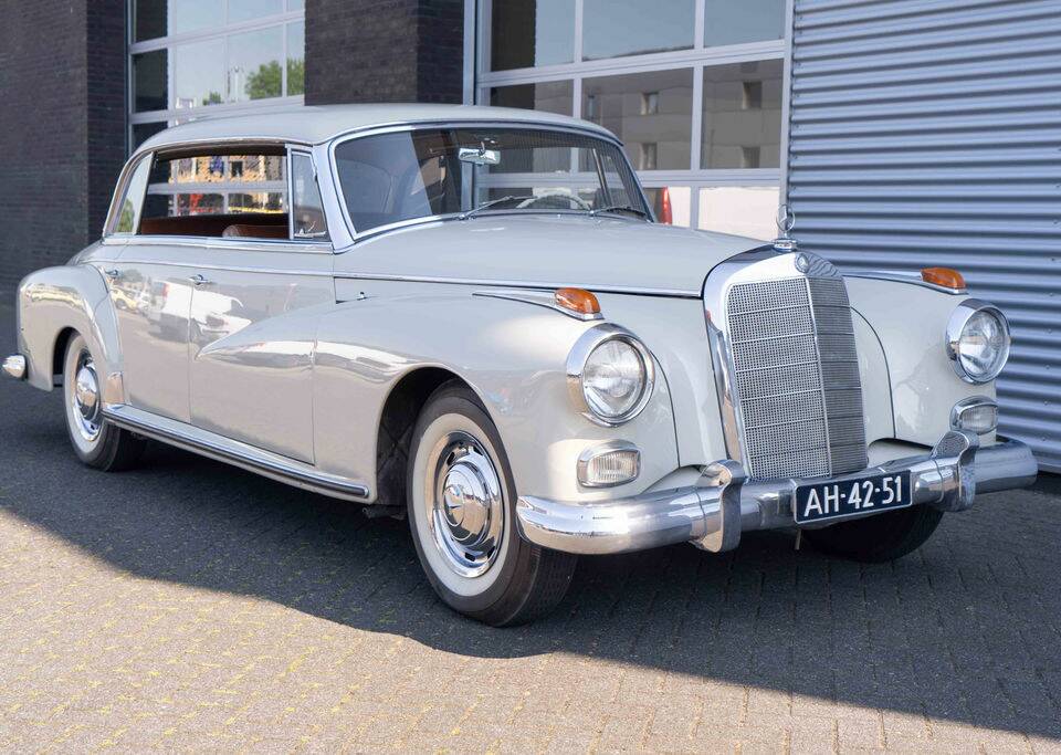 Bild 1/8 von Mercedes-Benz 300 d (1961)