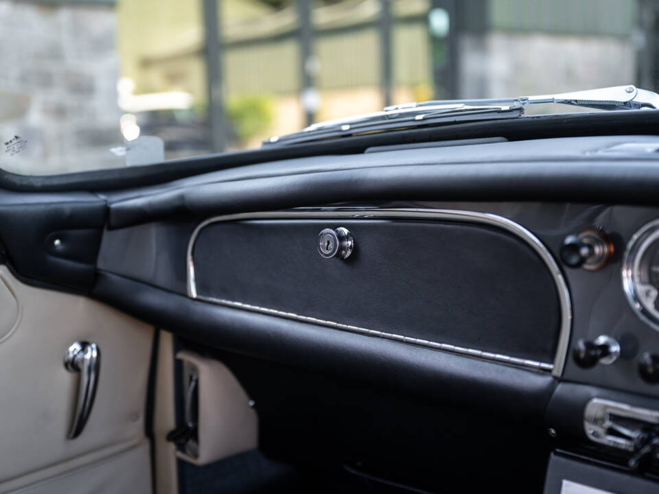 Bild 38/56 von Aston Martin DB 4 (1958)