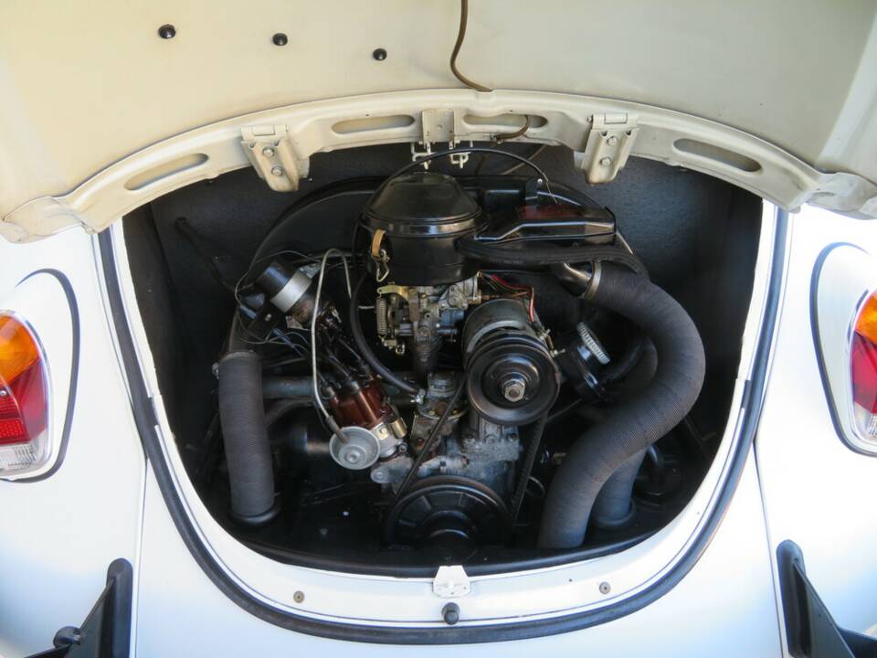 Image 14/19 de Volkswagen Kever 1300 (1970)