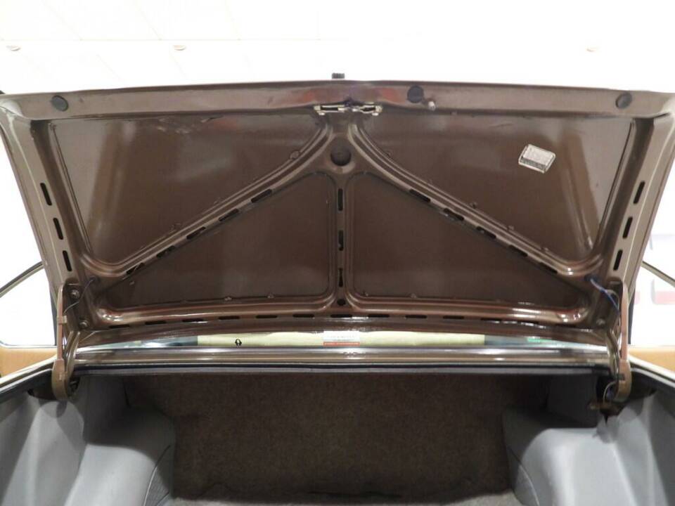 Bild 9/15 von Alfa Romeo Alfetta 2.0 (1982)