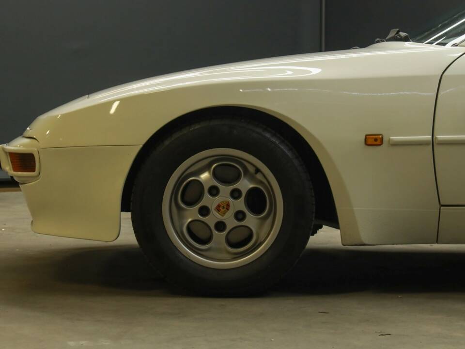 Obraz 12/50 pojazdu Porsche 944 (1986)