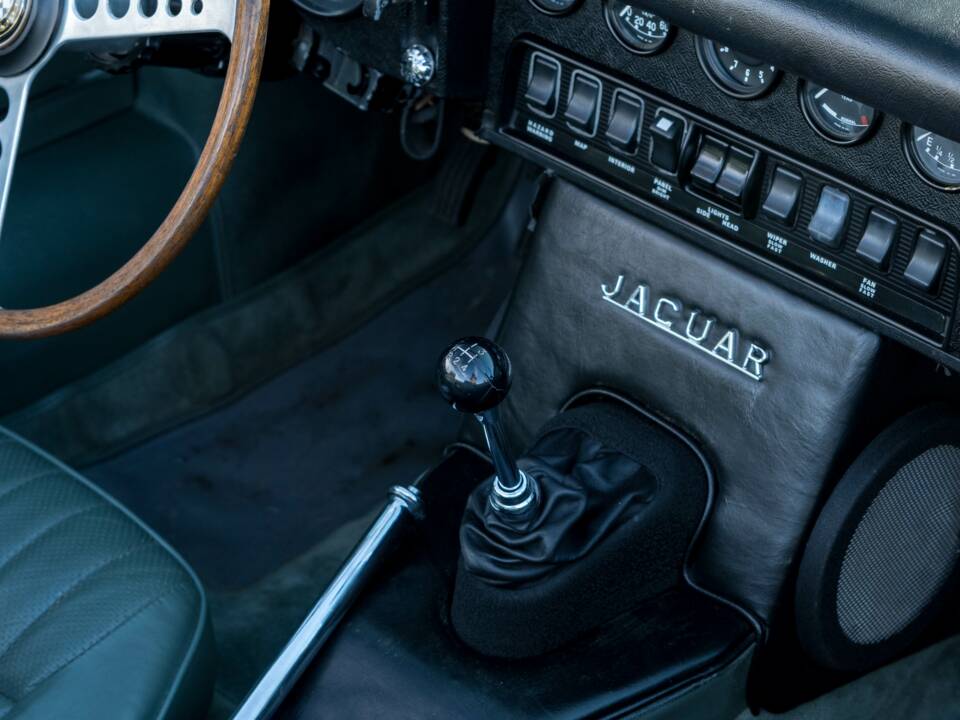 Afbeelding 24/34 van Jaguar E-Type (1971)