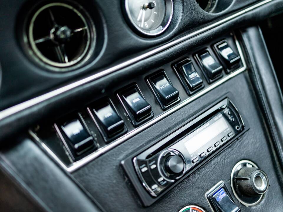 Image 33/50 of Jensen Interceptor MK III (1974)