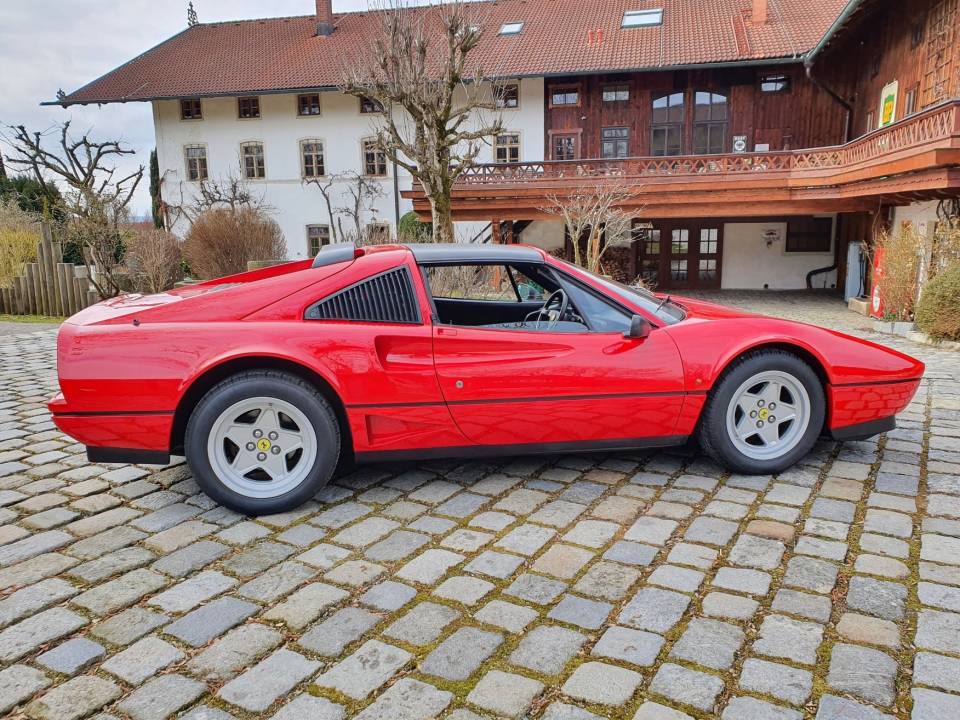 Bild 9/19 von Ferrari 208 GTS Turbo (1988)