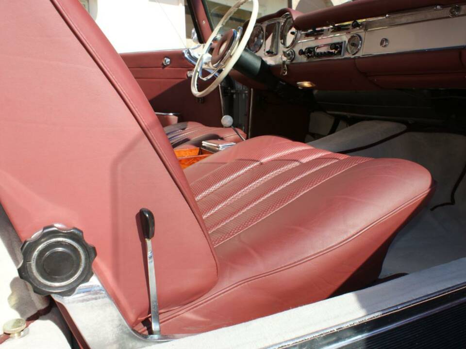 Immagine 40/50 di Mercedes-Benz 230 SL (1967)