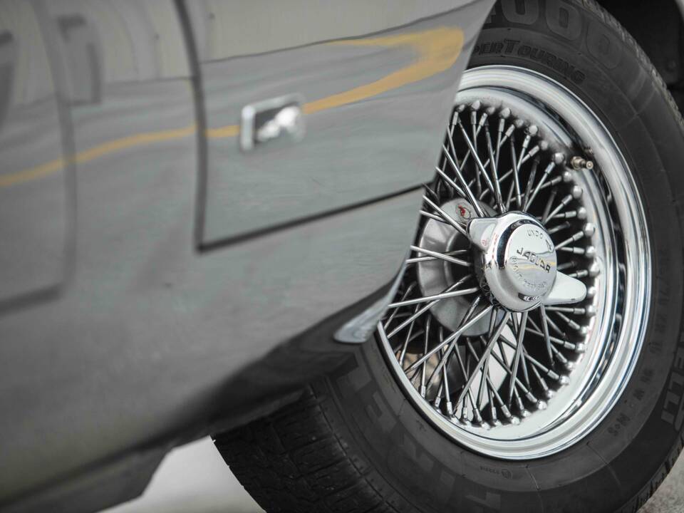 Immagine 15/88 di Jaguar E-Type (2+2) (1968)