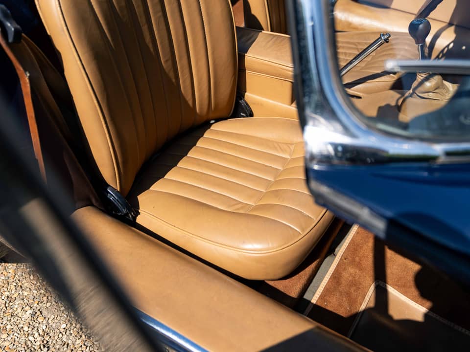 Image 52/86 de Jaguar E-Type (1967)