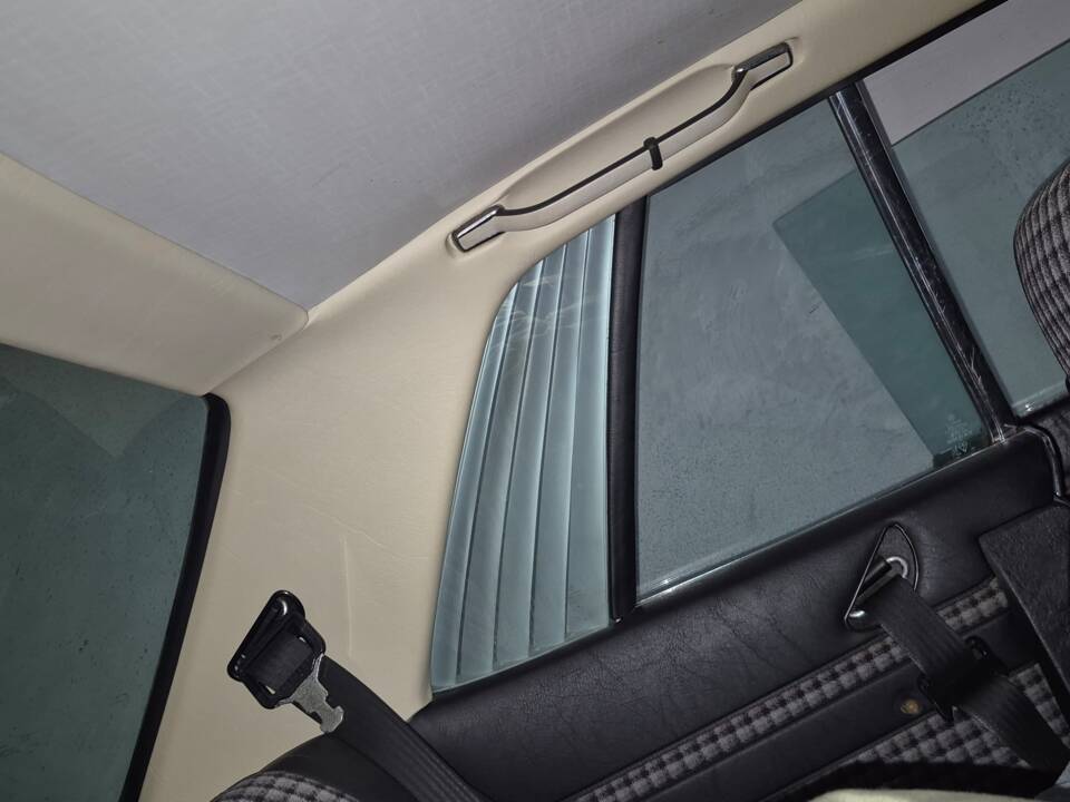 Image 8/15 de Mercedes-Benz 280 SLC (1980)