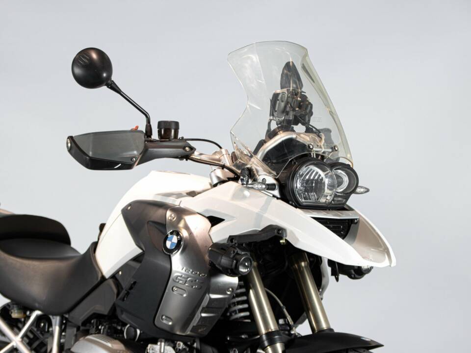 Image 31/50 of BMW DUMMY (2010)