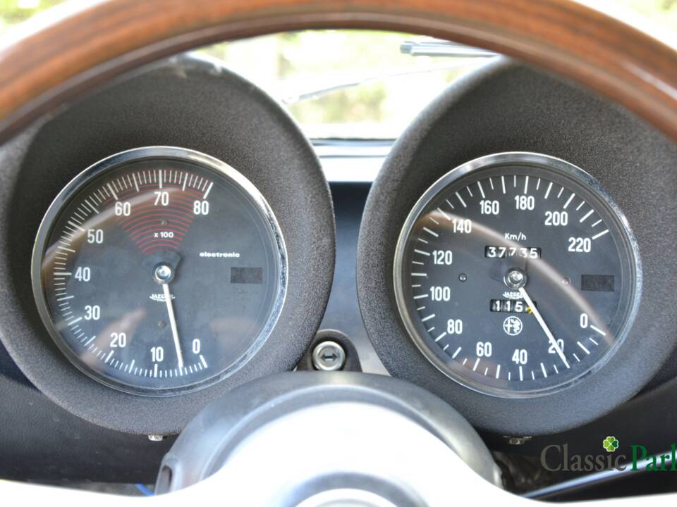 Image 34/50 of Alfa Romeo 2000 Spider Veloce (1981)