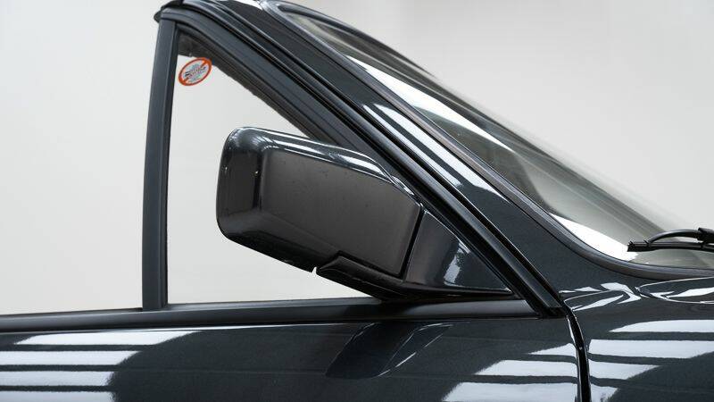 Image 13/15 of BMW 320i (1990)