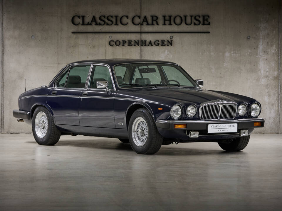 Bild 5/97 von Daimler Double Six (1994)