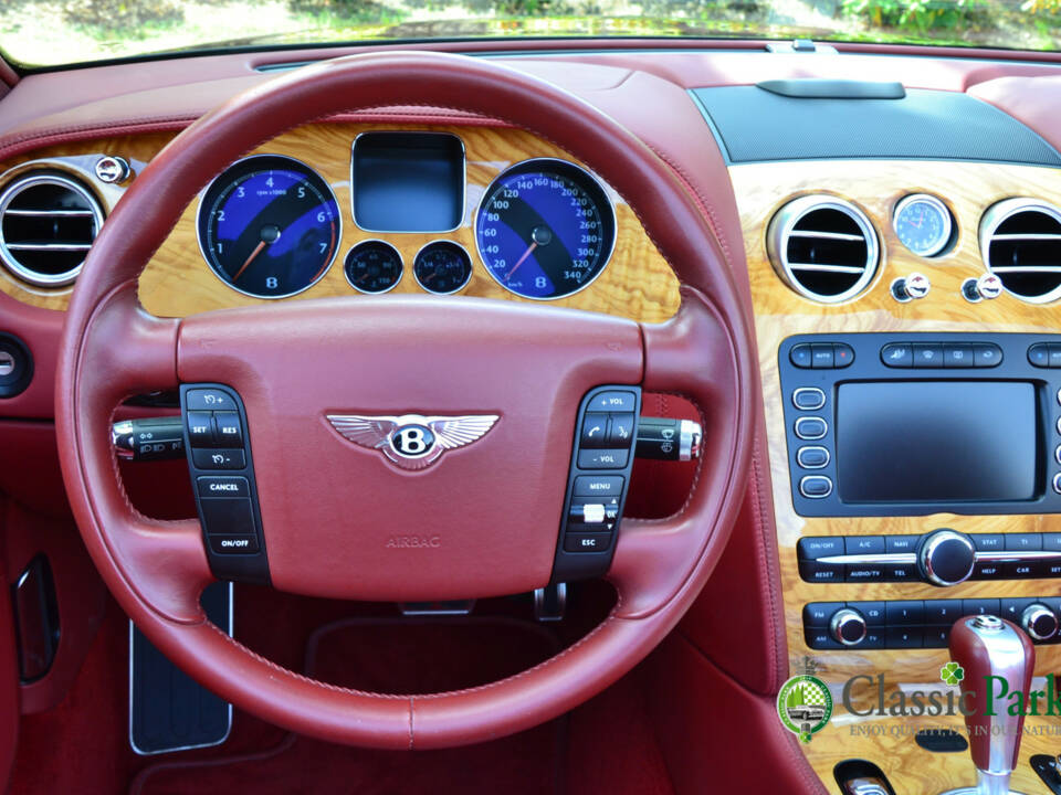 Bild 41/50 von Bentley Continental GTC (2007)