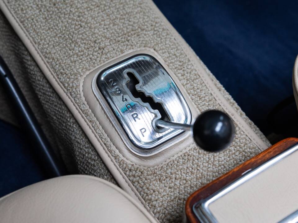 Image 18/40 de Mercedes-Benz 250 SL (1967)