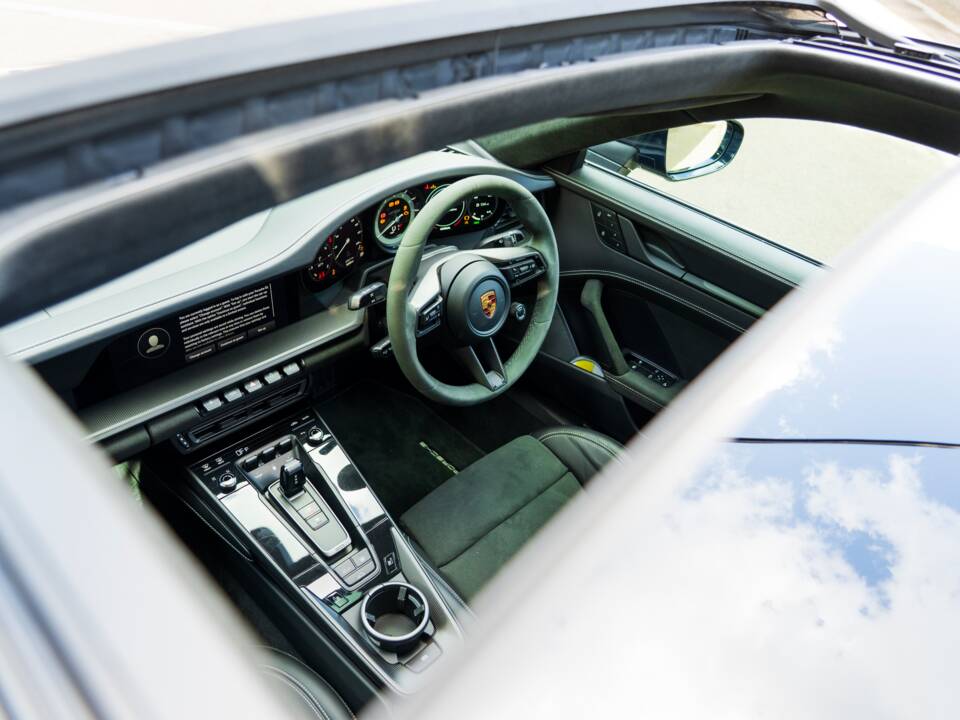 Afbeelding 24/70 van Porsche 911 Carrera GTS (2021)
