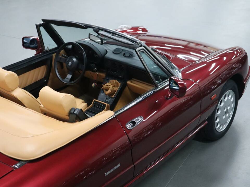 Image 32/58 de Alfa Romeo 2.0 Spider (1992)