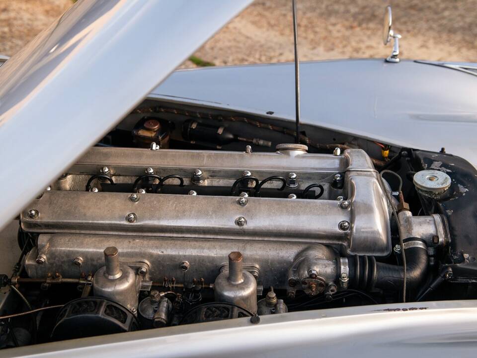 Image 18/20 of Jaguar XK 120 OTS (1950)