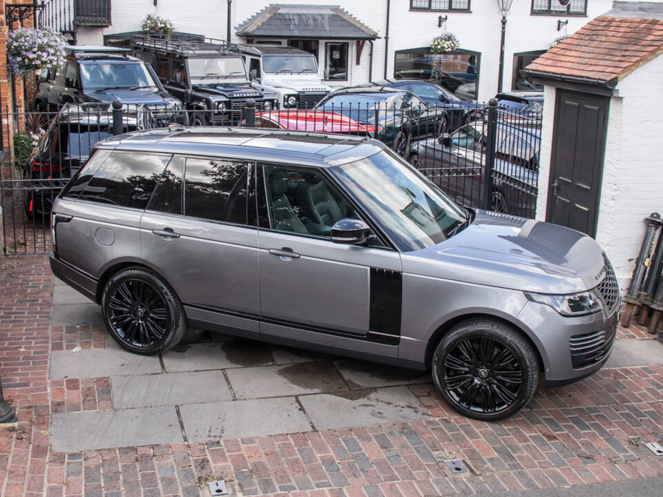 Image 8/18 of Land Rover Range Rover Vogue P400 (2019)