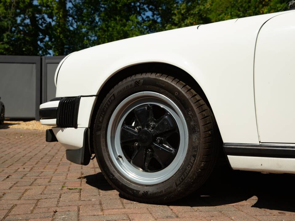 Image 29/35 of Porsche 911 SC 3.0 (1983)