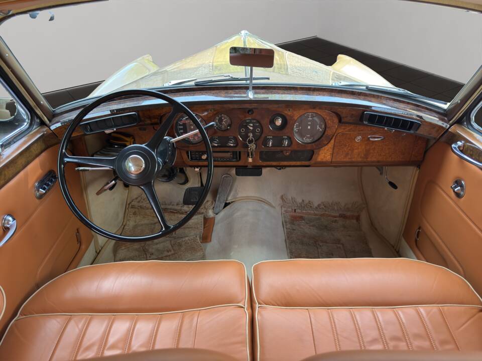 Image 10/26 of Rolls-Royce Silver Cloud II (1961)