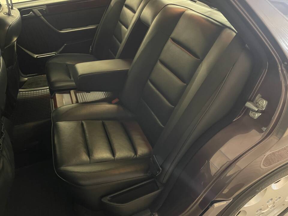 Image 17/19 de Mercedes-Benz 500 E (1992)