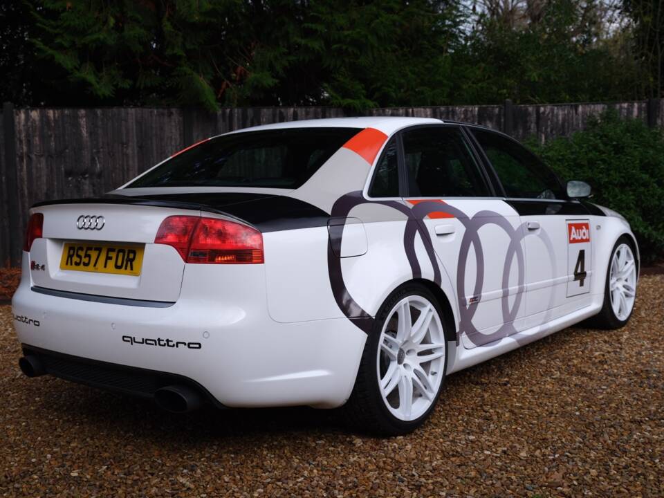 Bild 4/48 von Audi RS4 (2007)