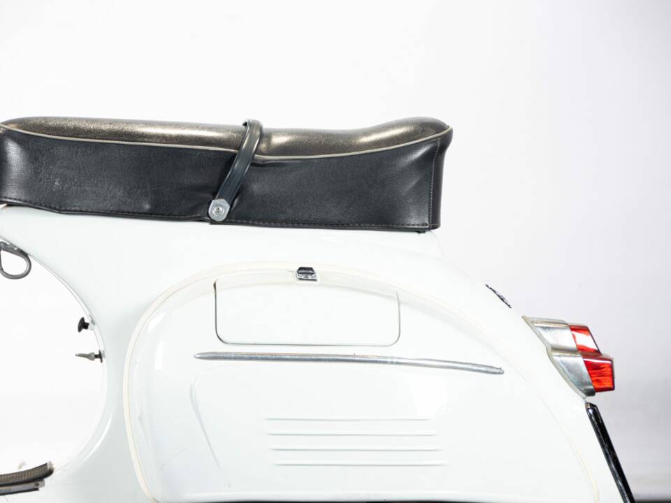 Bild 19/50 von Piaggio Vespa 125 Super (1966)