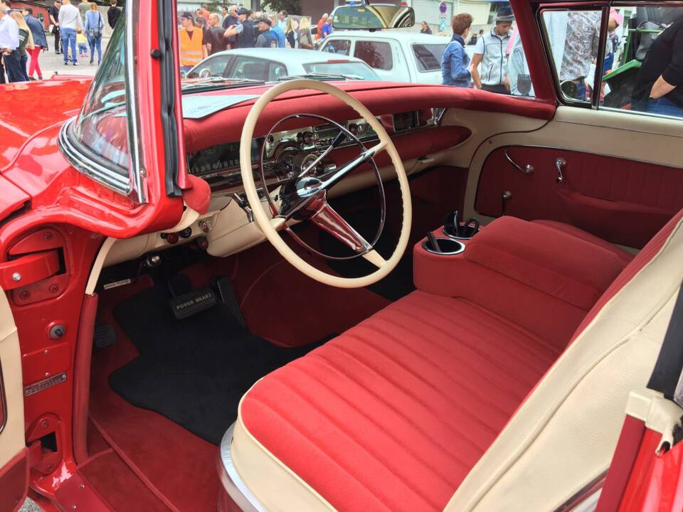 Bild 7/29 von Buick 50 Super Riviera Hardtop (1958)