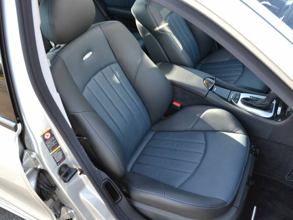 Imagen 19/100 de Mercedes-Benz E 55 AMG (2003)