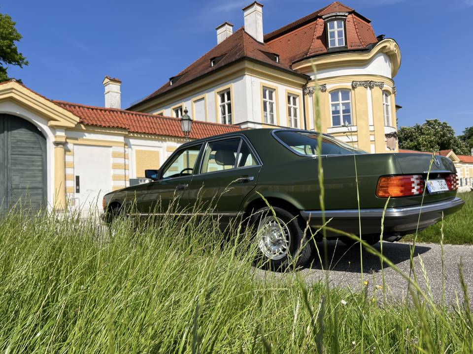 Image 6/50 of Mercedes-Benz 380 SE (1984)