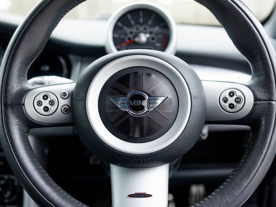 Image 30/50 of Mini Cooper S JCW GP (2006)