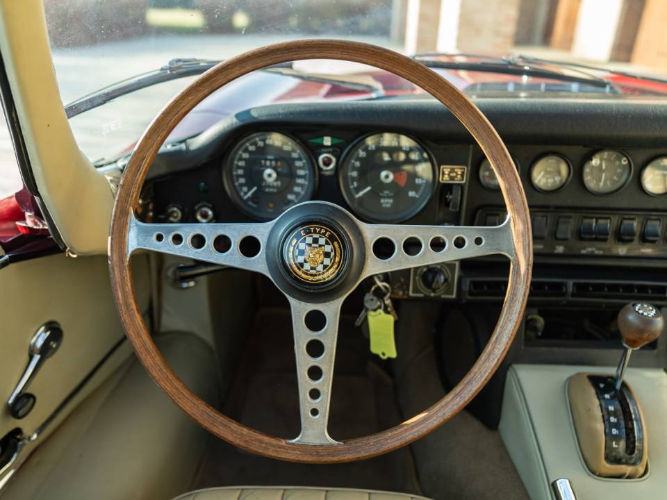 Afbeelding 46/50 van Jaguar E-Type (2+2) (1970)