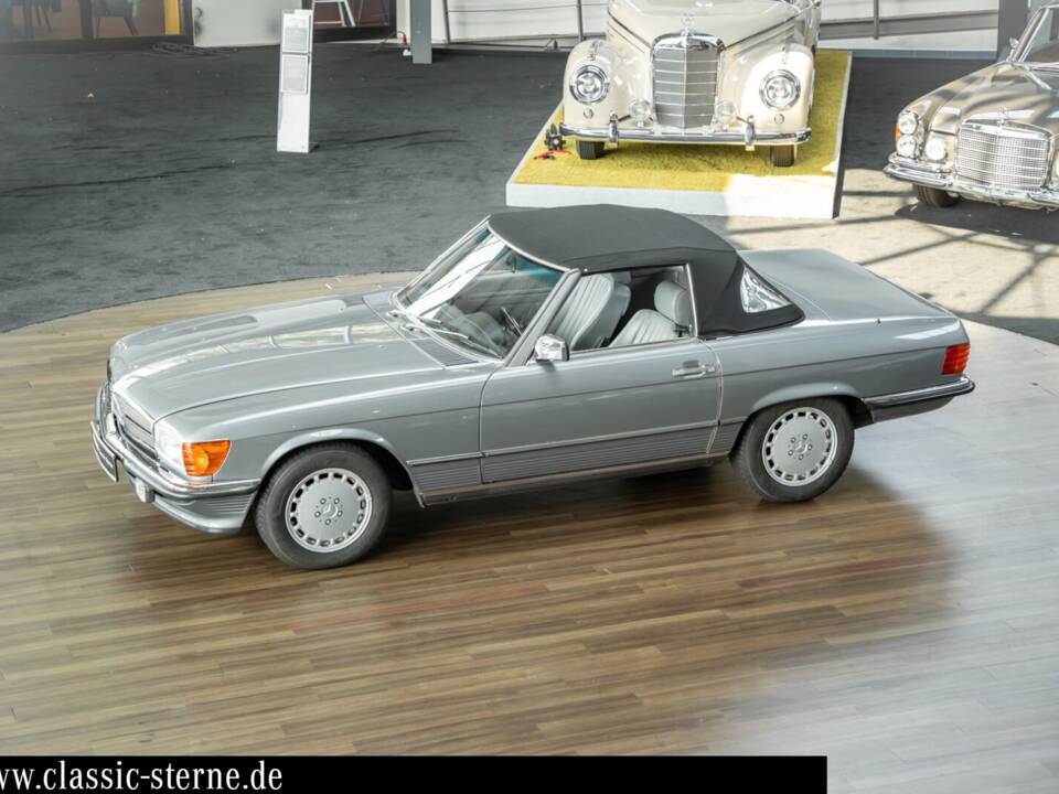 Image 8/15 of Mercedes-Benz 560 SL (1988)