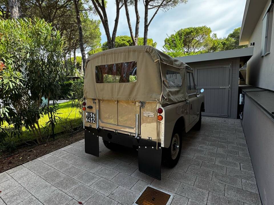 Image 3/17 of Land Rover 88 (1980)