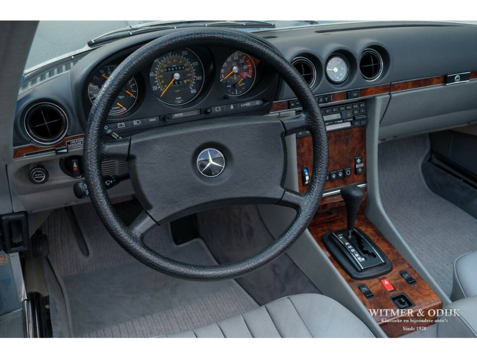 Imagen 8/28 de Mercedes-Benz 380 SL (1984)